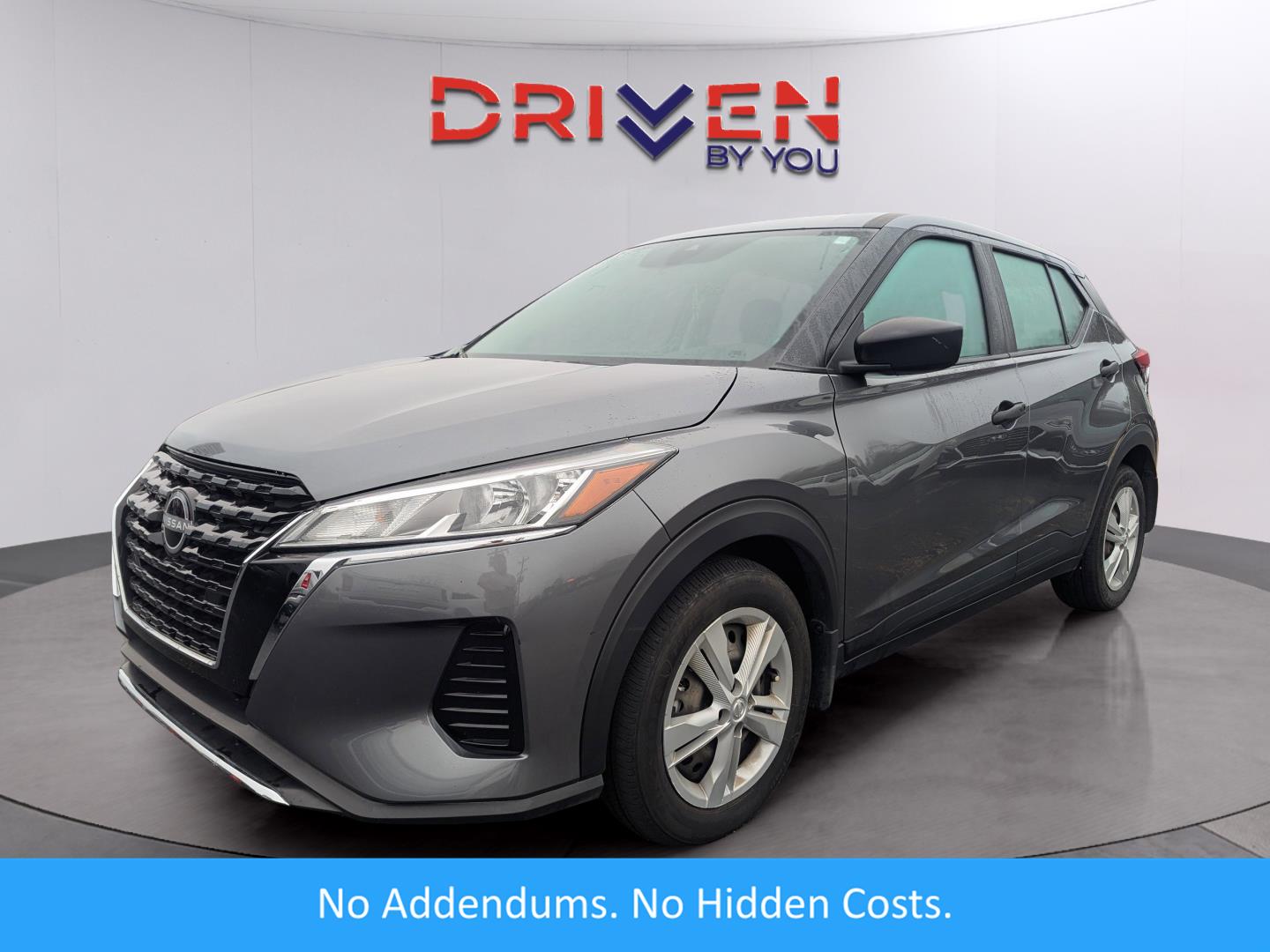 2023 Nissan Kicks S's photo