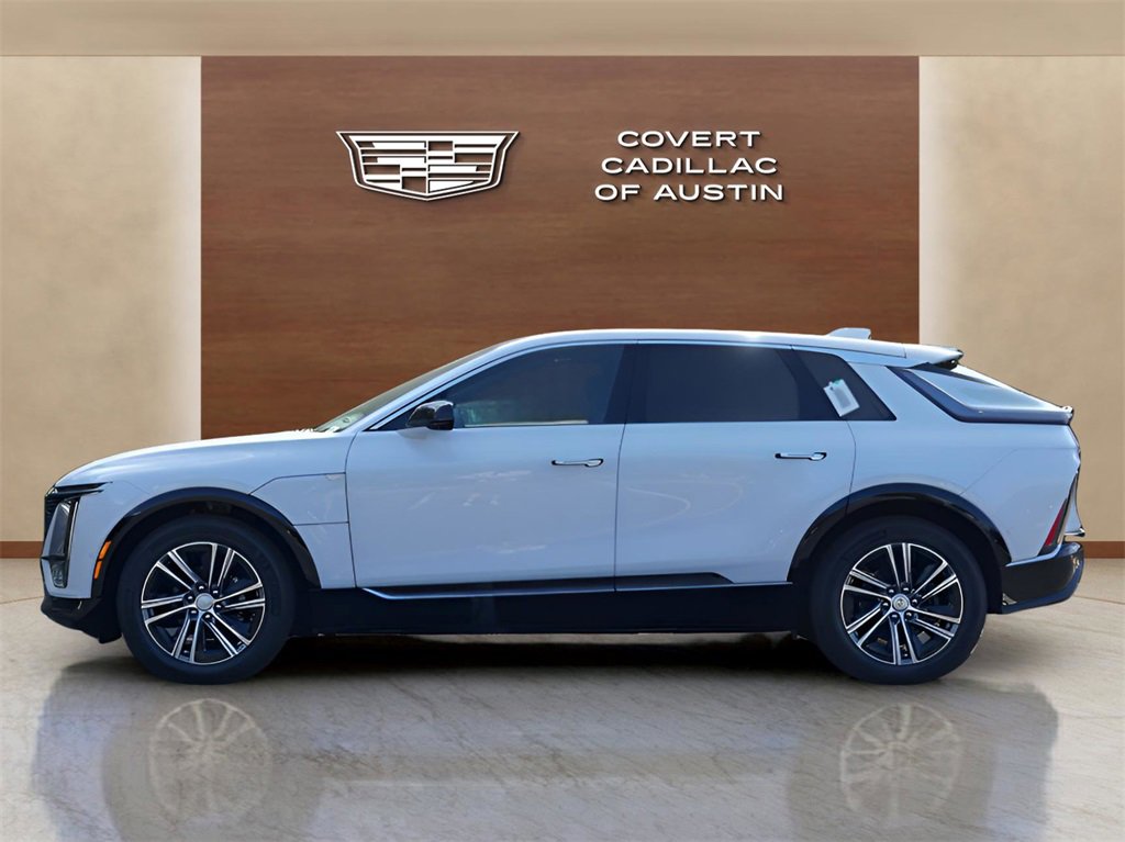 2026 Cadillac Lyriq Luxury photo 2