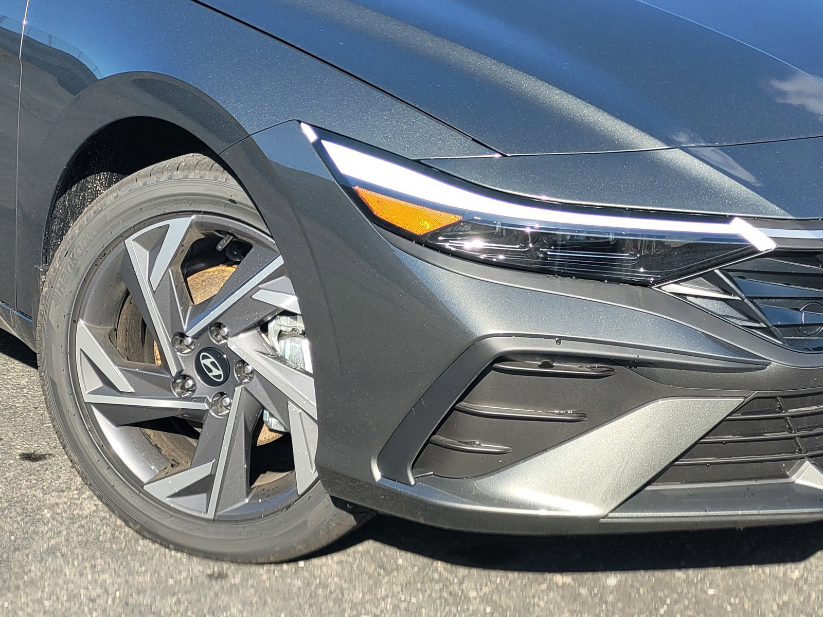 2025 Hyundai Elantra Hybrid SEL Sport photo 3