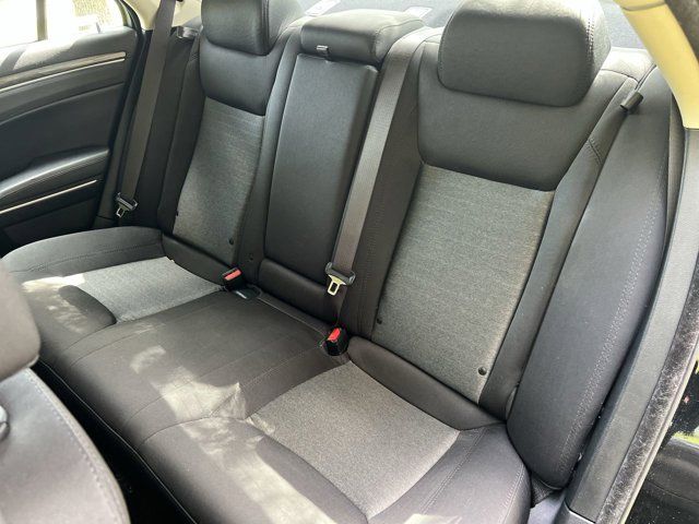 2019 Chrysler 300 Touring Limited photo 12