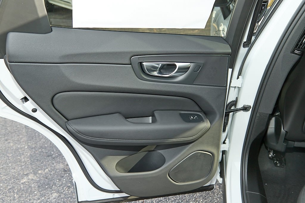 2026 VOLVO XC60 - Image 17