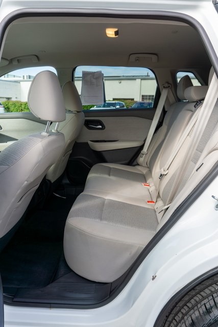 2022 Nissan Rogue SV photo 5