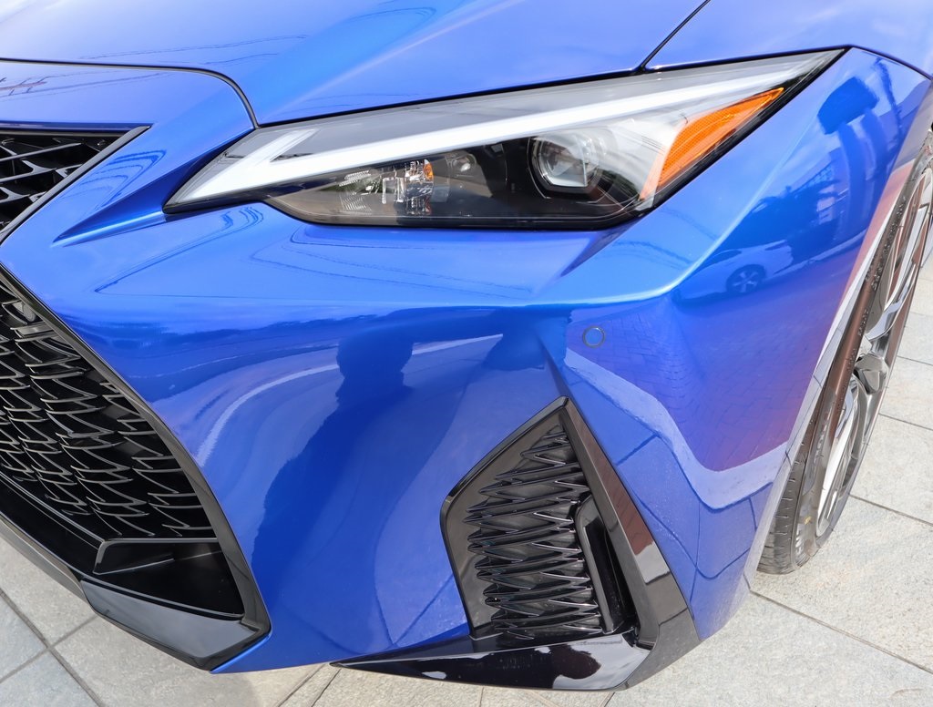 2025 Lexus IS 300 F SPORT photo 17