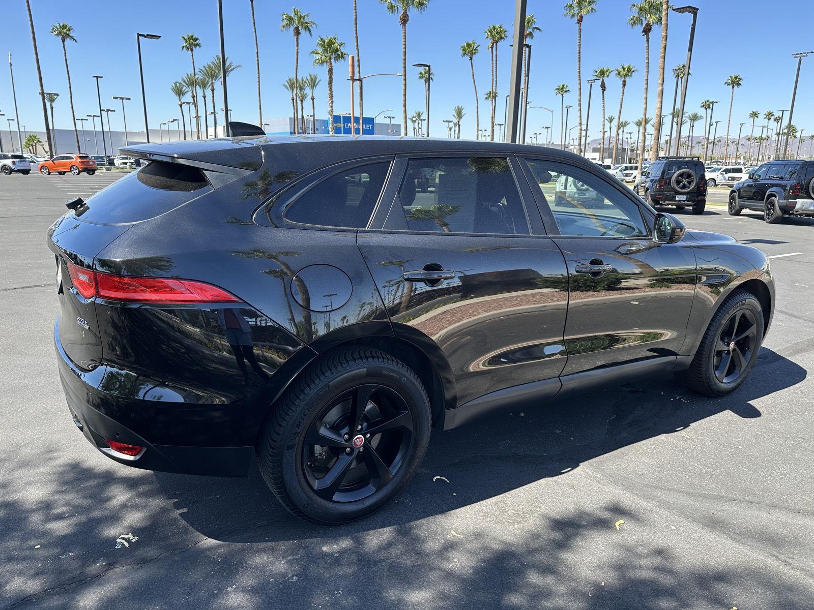 2018 Jaguar F-PACE Prestige photo 8