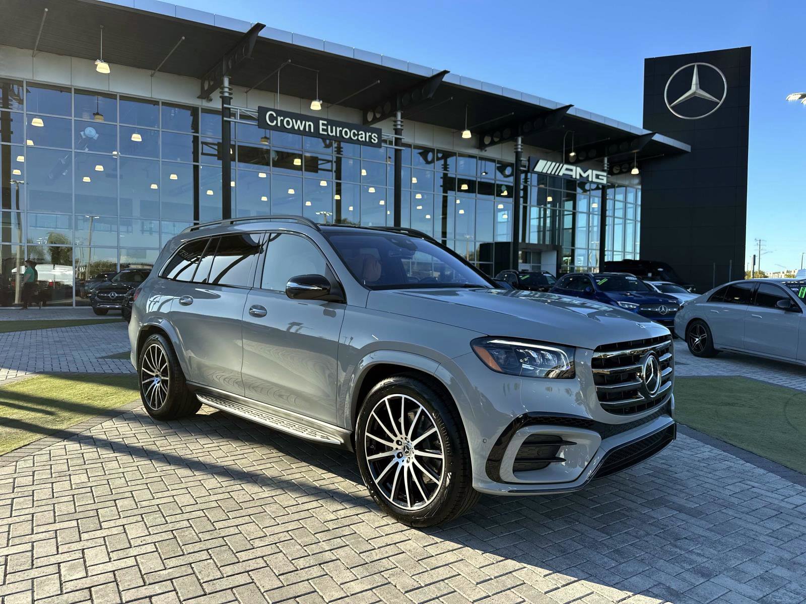 2026 Mercedes Benz GLS 580 4MATIC photo 2