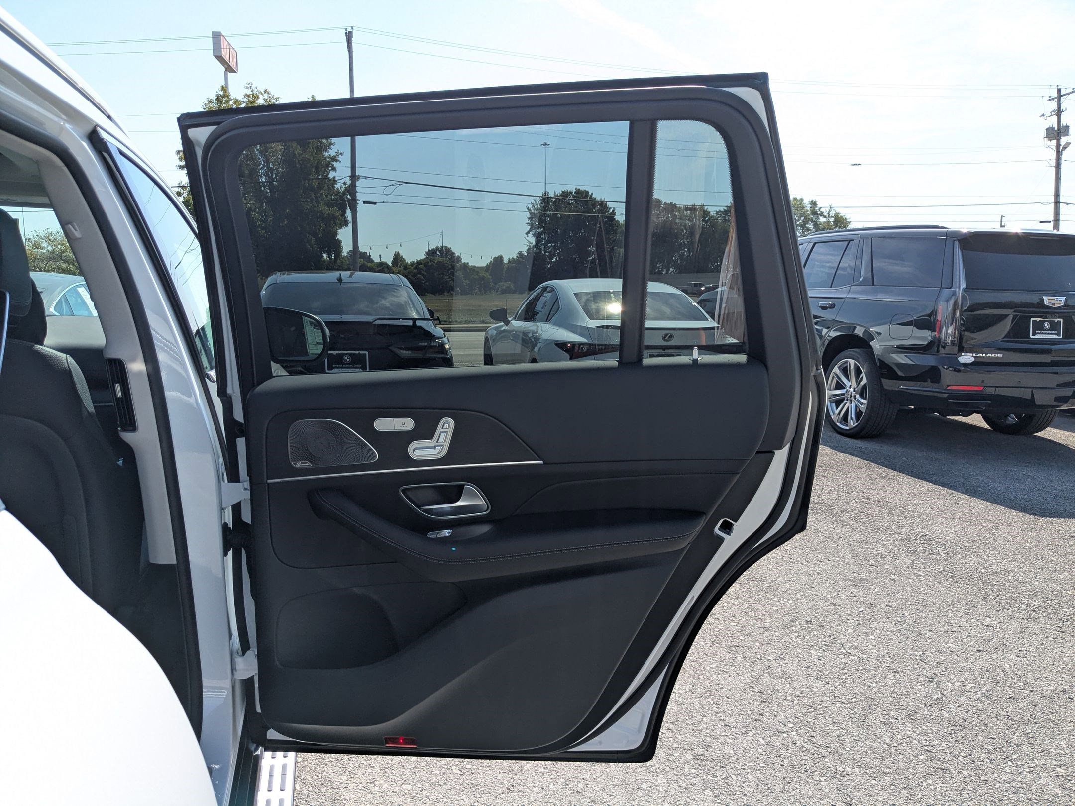2026 Mercedes Benz GLS 450 4MATIC photo 30