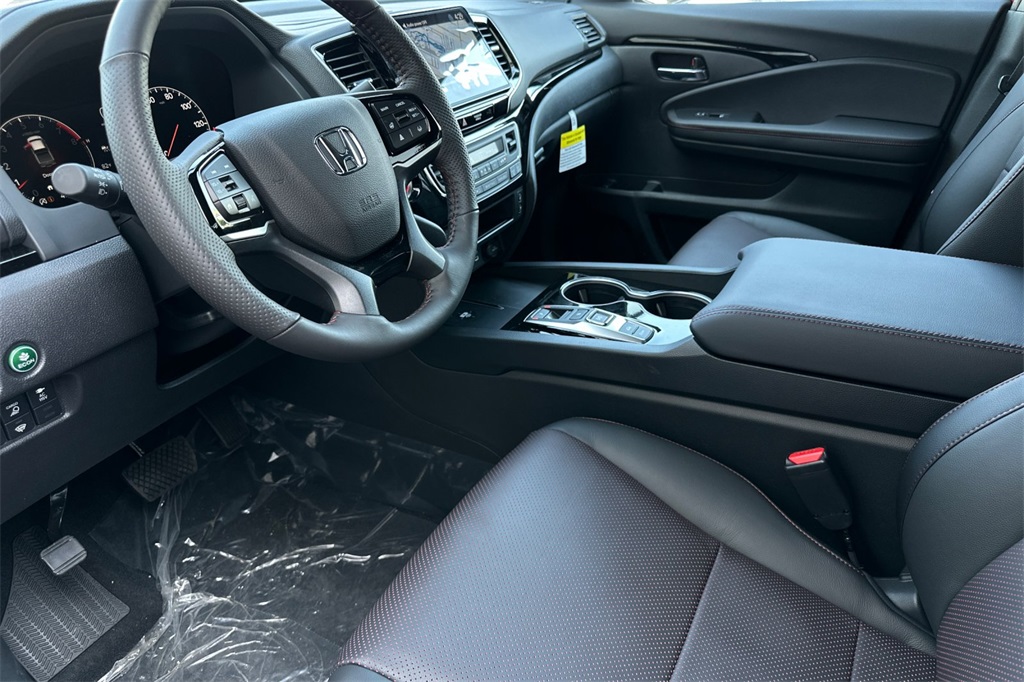 2025 Honda Ridgeline Black Edition photo 7