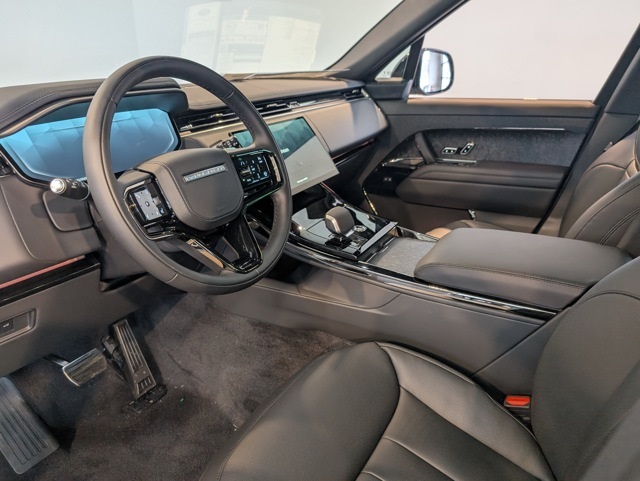 2025 Land Rover Range Rover Sport SE photo 8