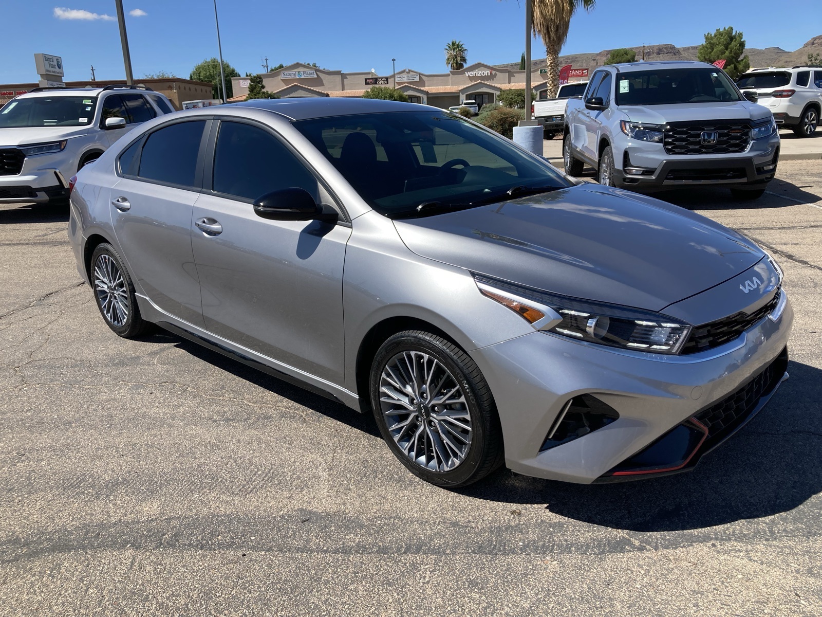 2023 Kia Forte GT-Line photo 3