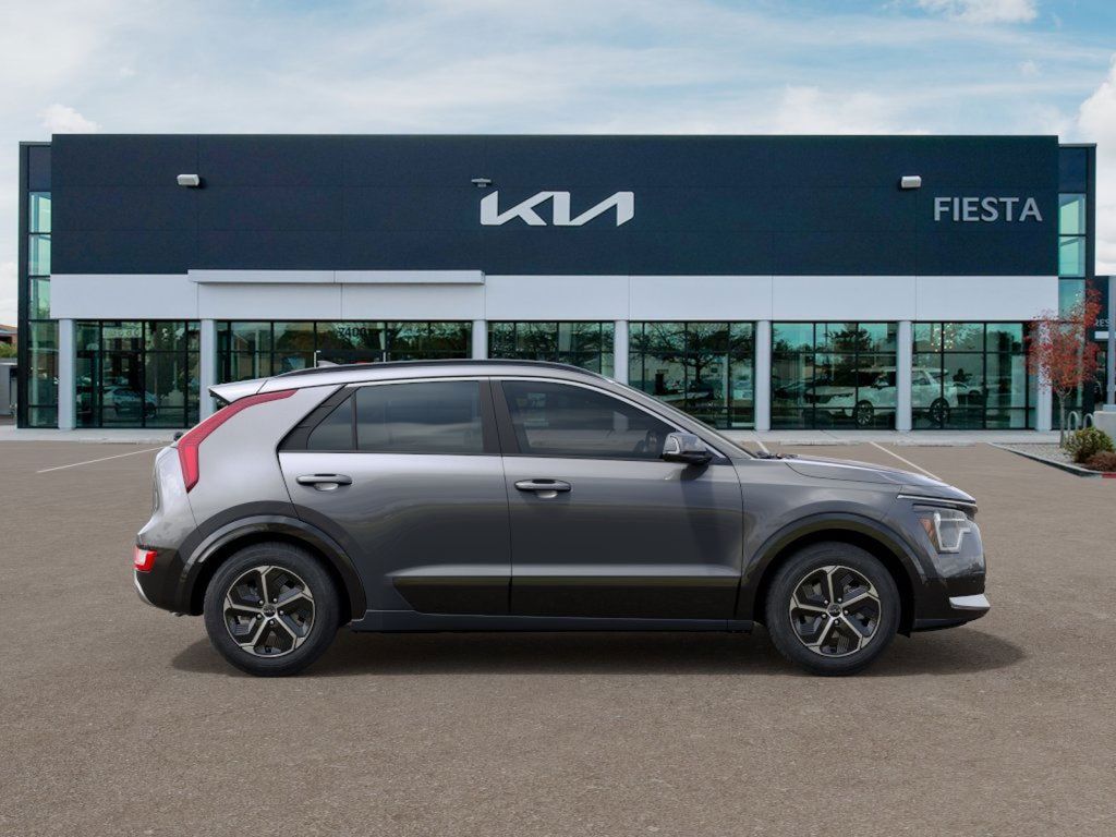 2025 Kia Niro SX photo 3
