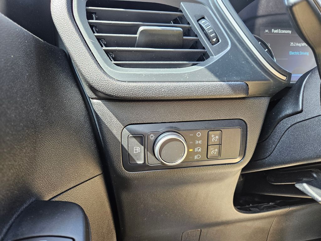 2022 Ford Escape Hybrid SE photo 11