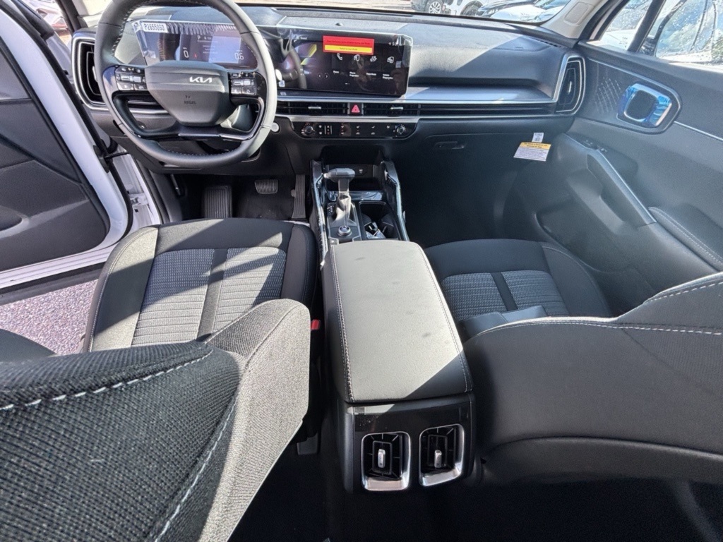 2026 Kia Sorento LX photo 11