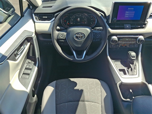 2025 Toyota RAV4 XLE photo 11