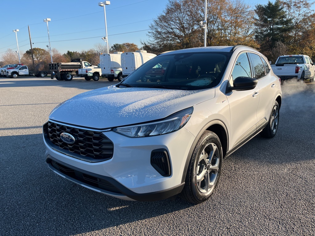 2025 Ford Escape ST-Line's photo