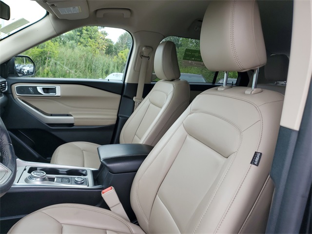 2022 Ford Explorer XLT photo 16