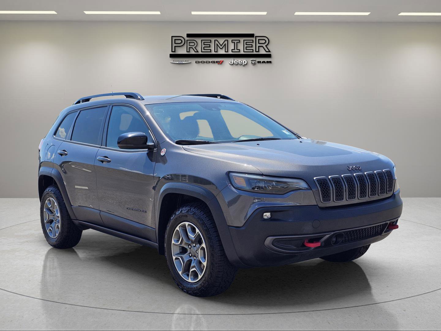 2022 Jeep Cherokee Trailhawk photo 3