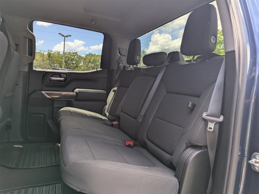 2022 Chevrolet Silverado RST photo 10