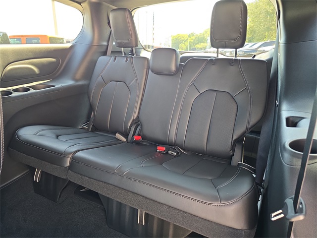 2026 Chrysler Voyager LX photo 13