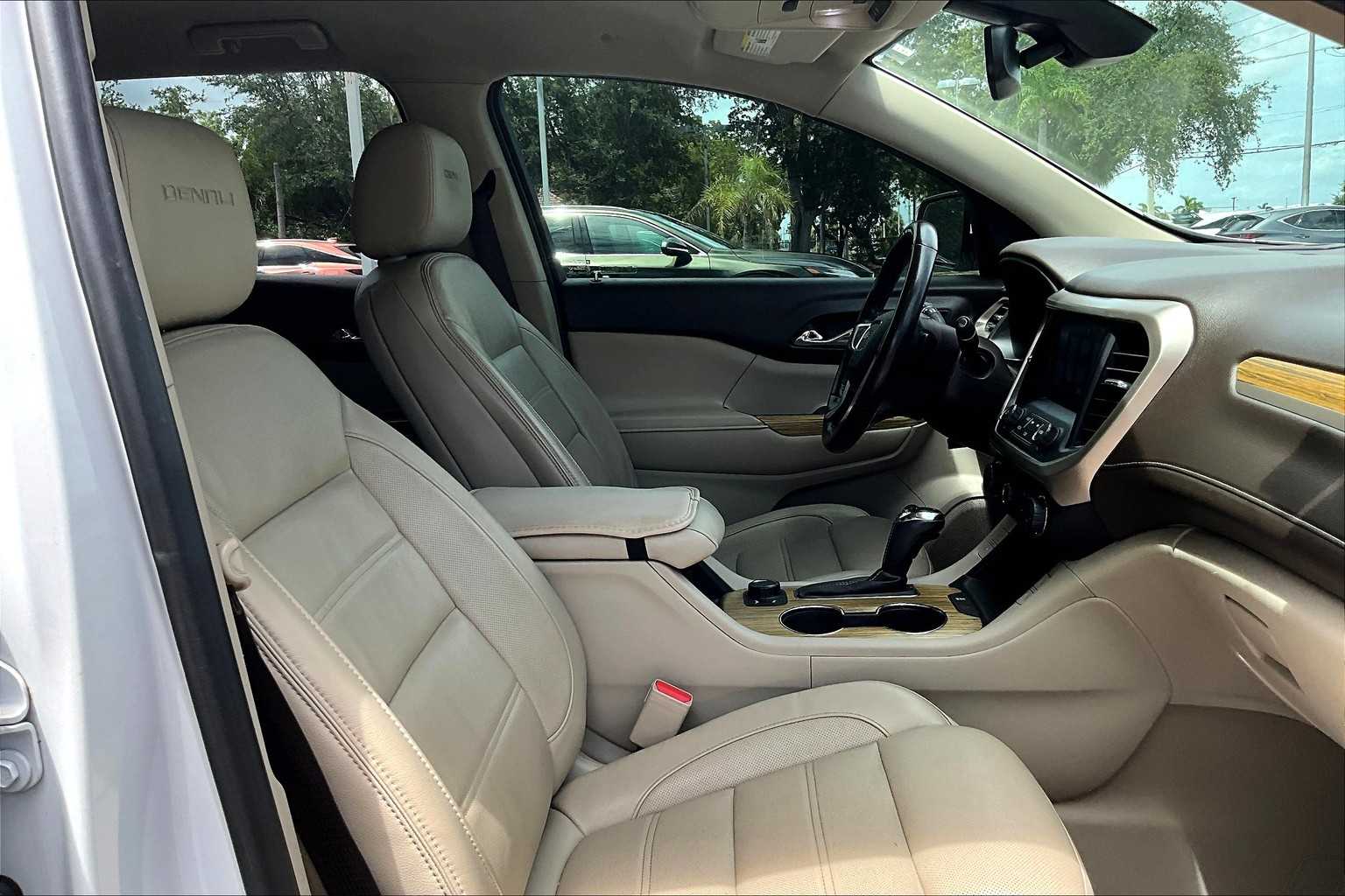 2018 Gmc Acadia Denali photo 3