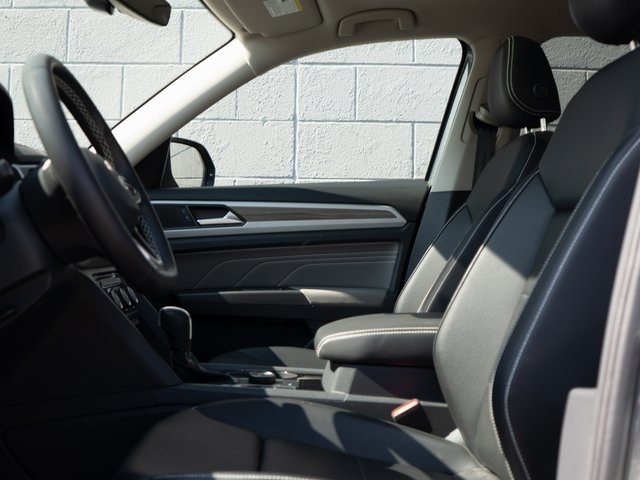 2023 Volkswagen Atlas SEL photo 17