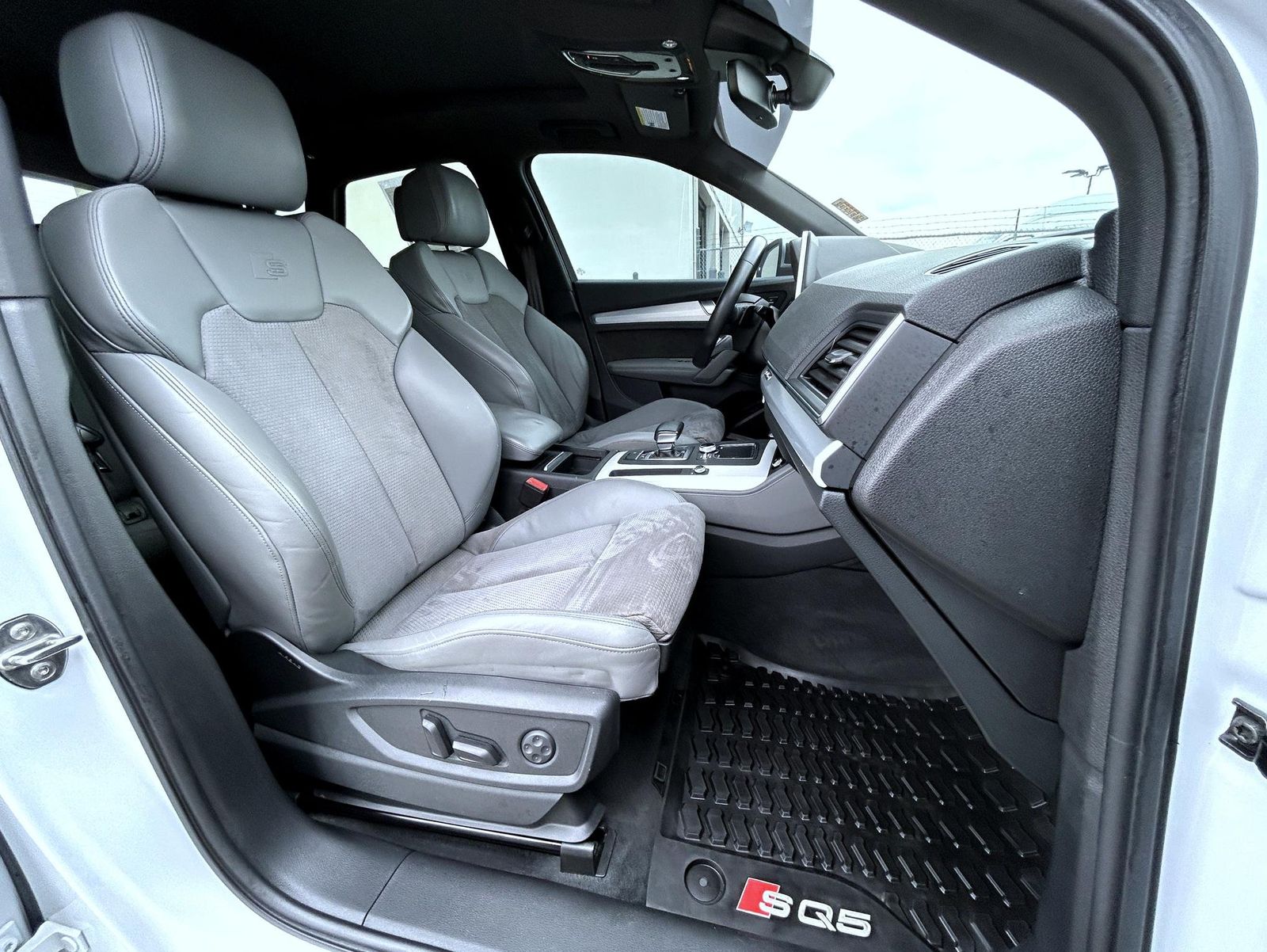 2020 Audi SQ5 Premium Plus photo 16