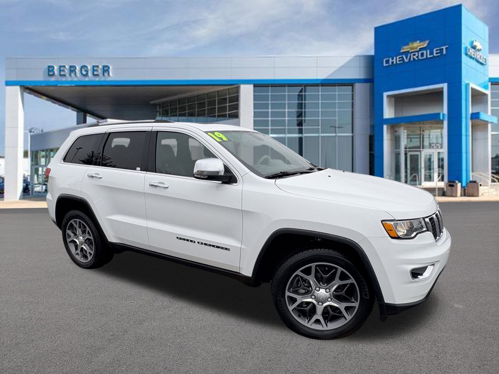 2019 Jeep Grand Cherokee Limited's photo