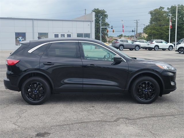 2022 Ford Escape SE photo 2