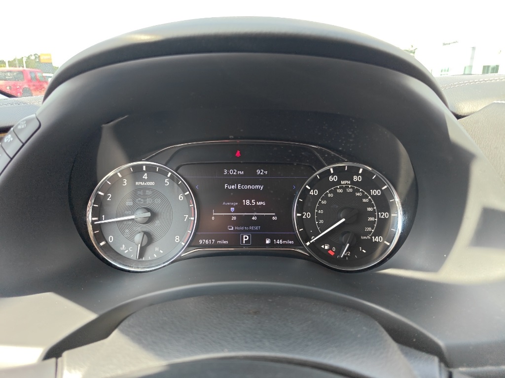2021 Infiniti QX80 Luxe photo 7