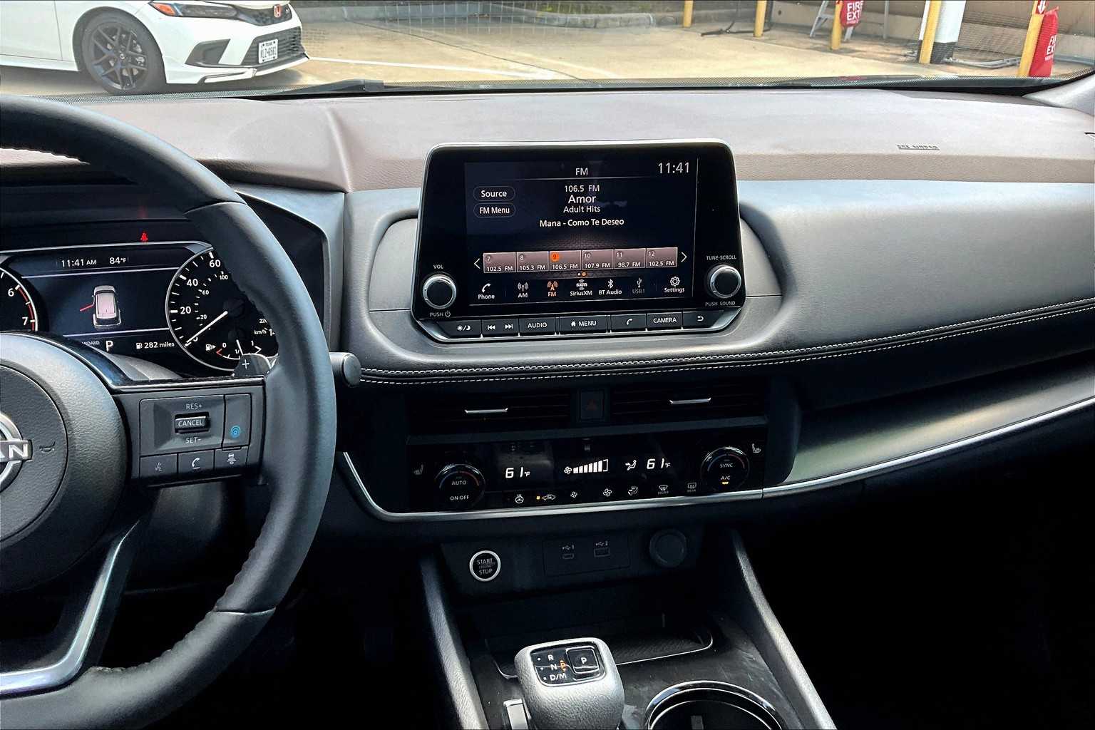 2023 Nissan Rogue SV photo 6