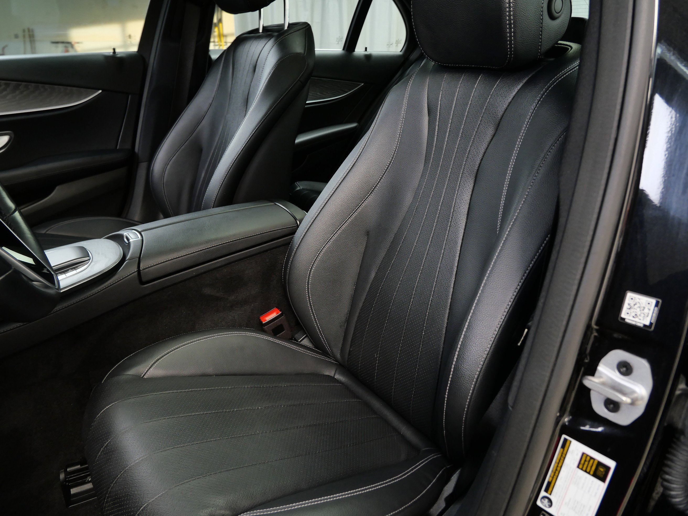 2021 Mercedes Benz E 350 4MATIC photo 2