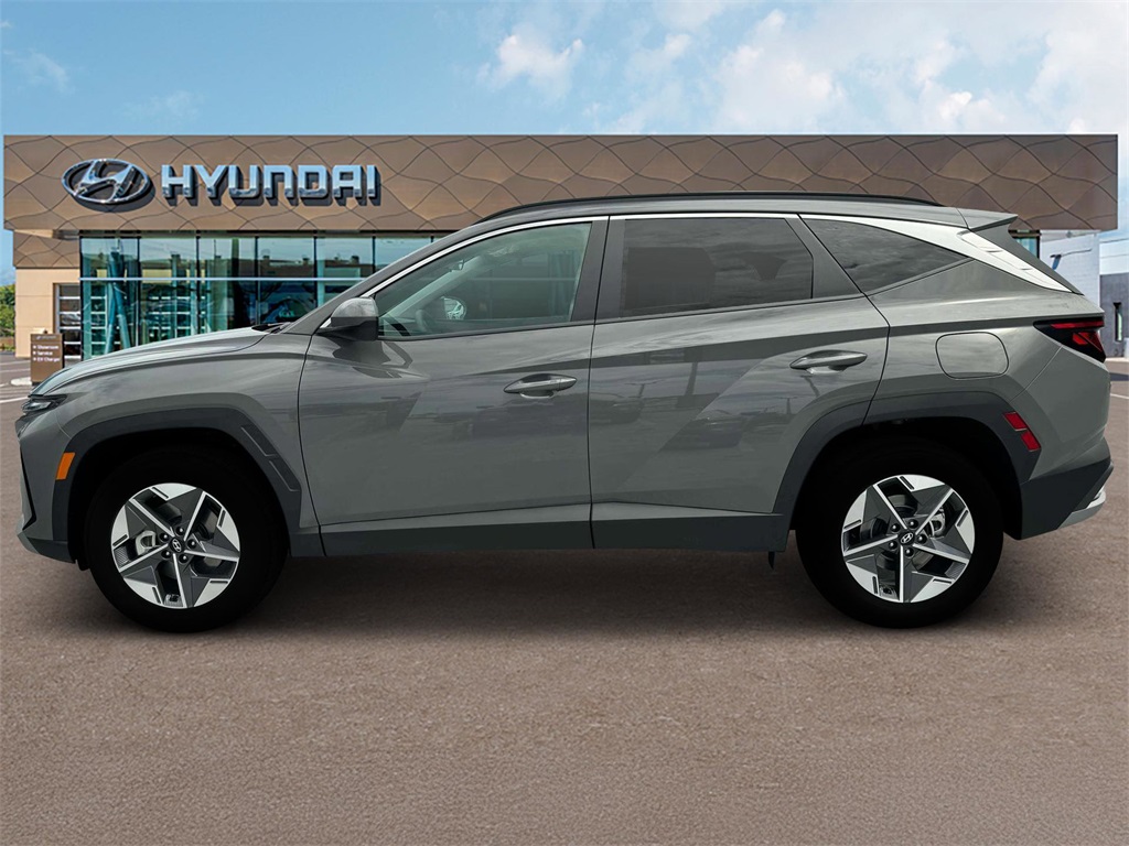 2025 Hyundai Tucson SEL photo 3