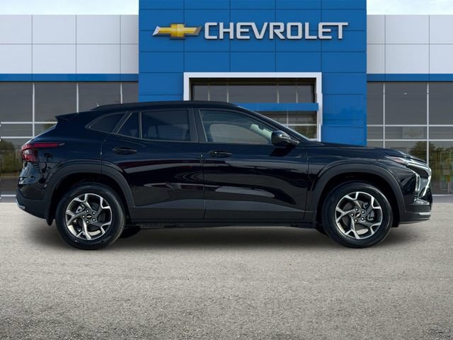 2026 Chevrolet Trax LT photo 3