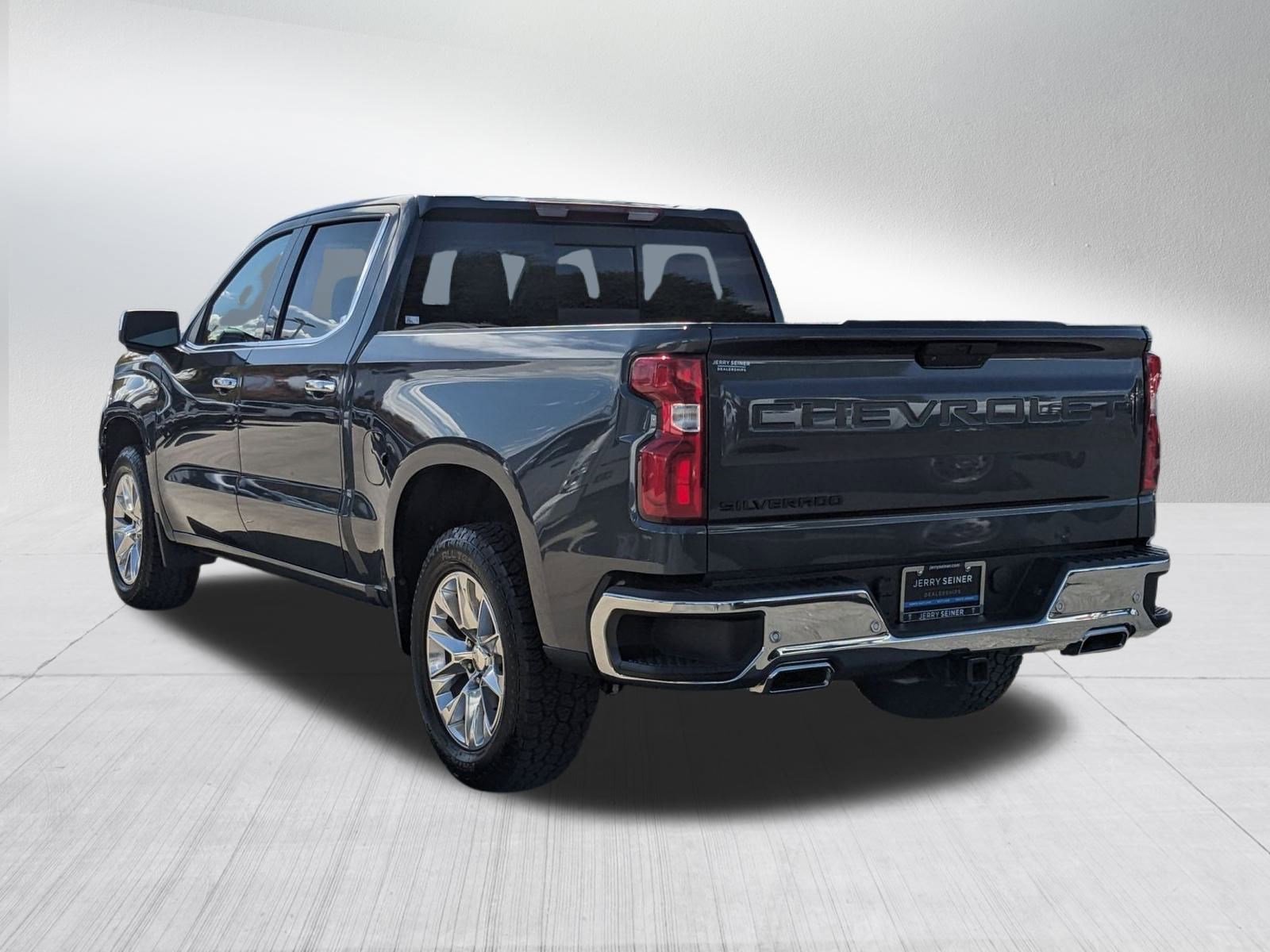 2021 Chevrolet Silverado 1500 LTZ photo 2