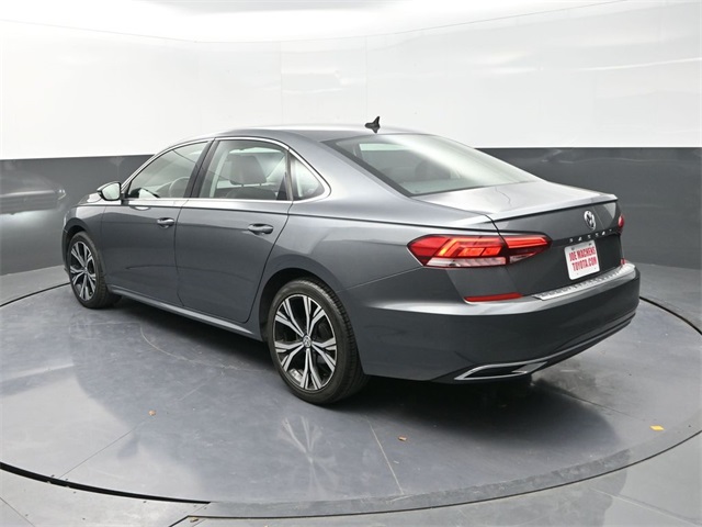 2021 Volkswagen Passat 2.0T SE photo 4