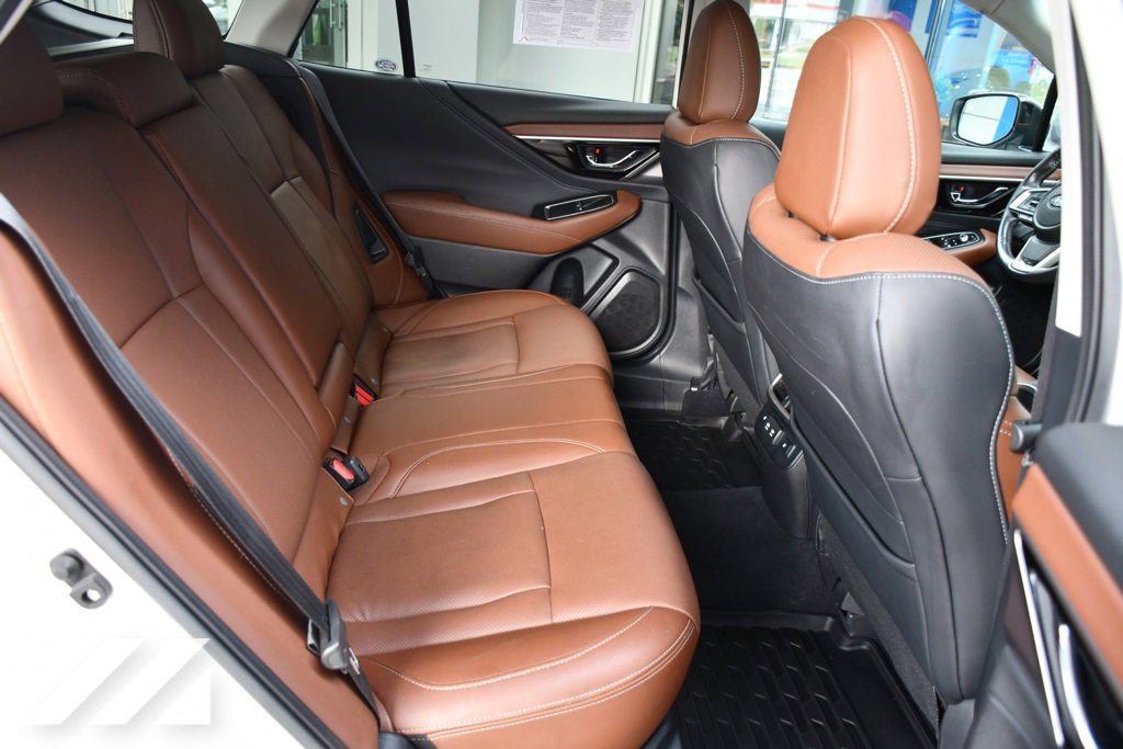 2022 Subaru Outback Touring photo 26
