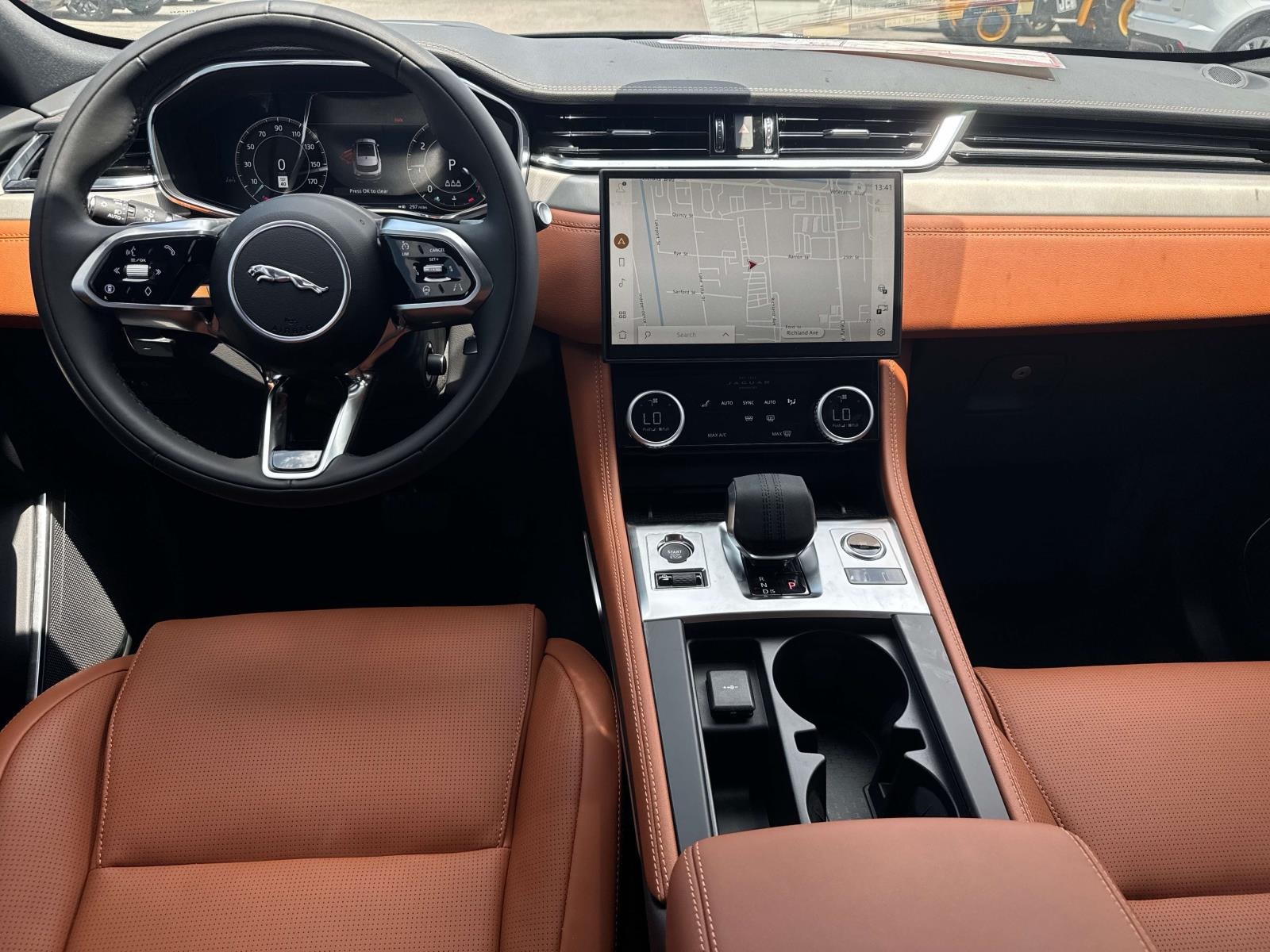 2026 Jaguar F-PACE P250 R-Dynamic S photo 9