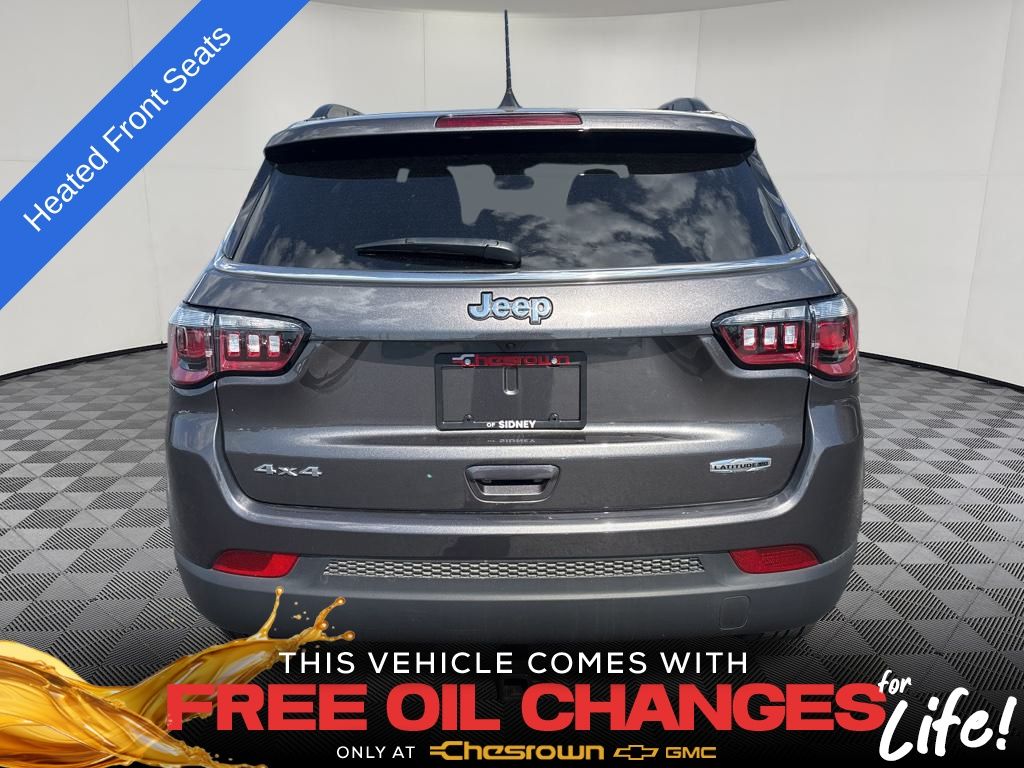 2023 Jeep Compass Latitude Lux photo 3