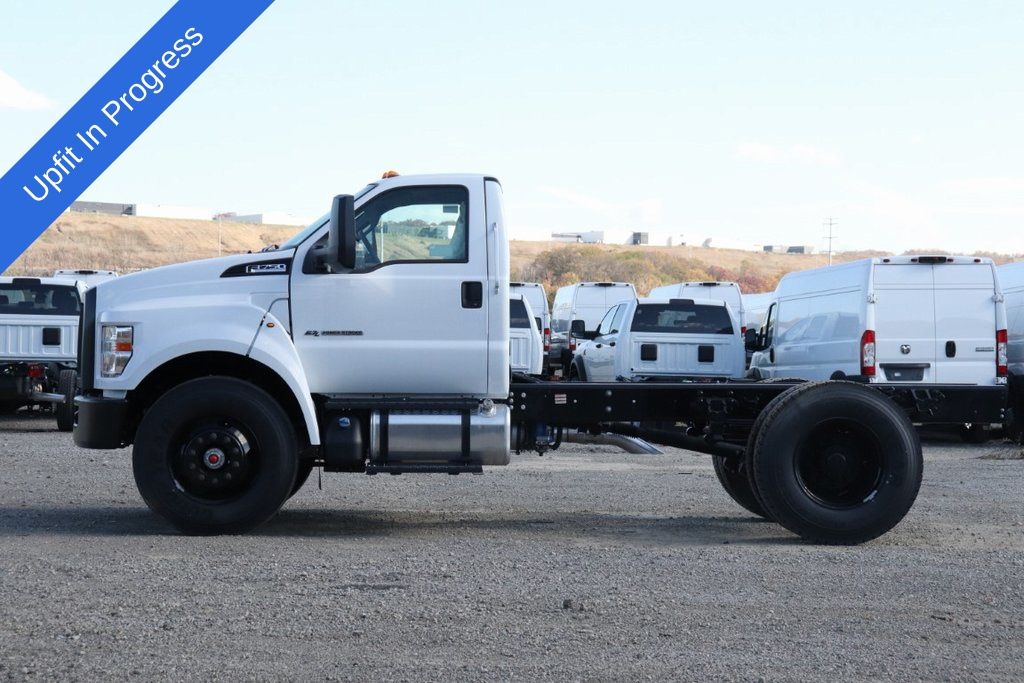 2026 Ford F-750 photo 3