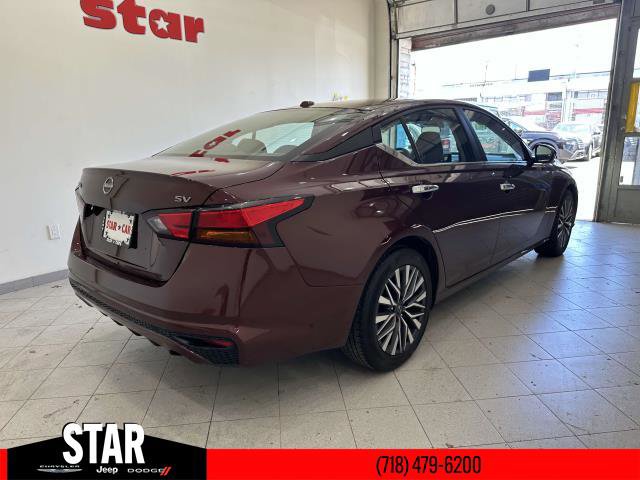 2023 Nissan Altima 2.5 SV photo 3