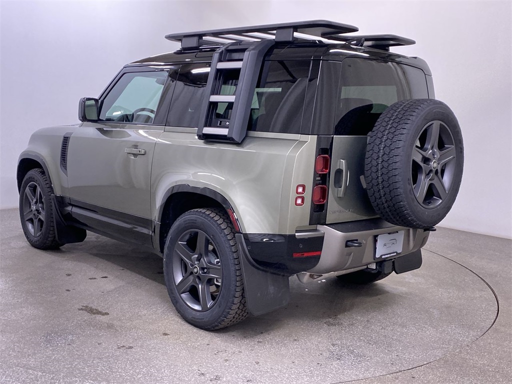 2025 Land Rover Defender X-Dynamic SE photo 3