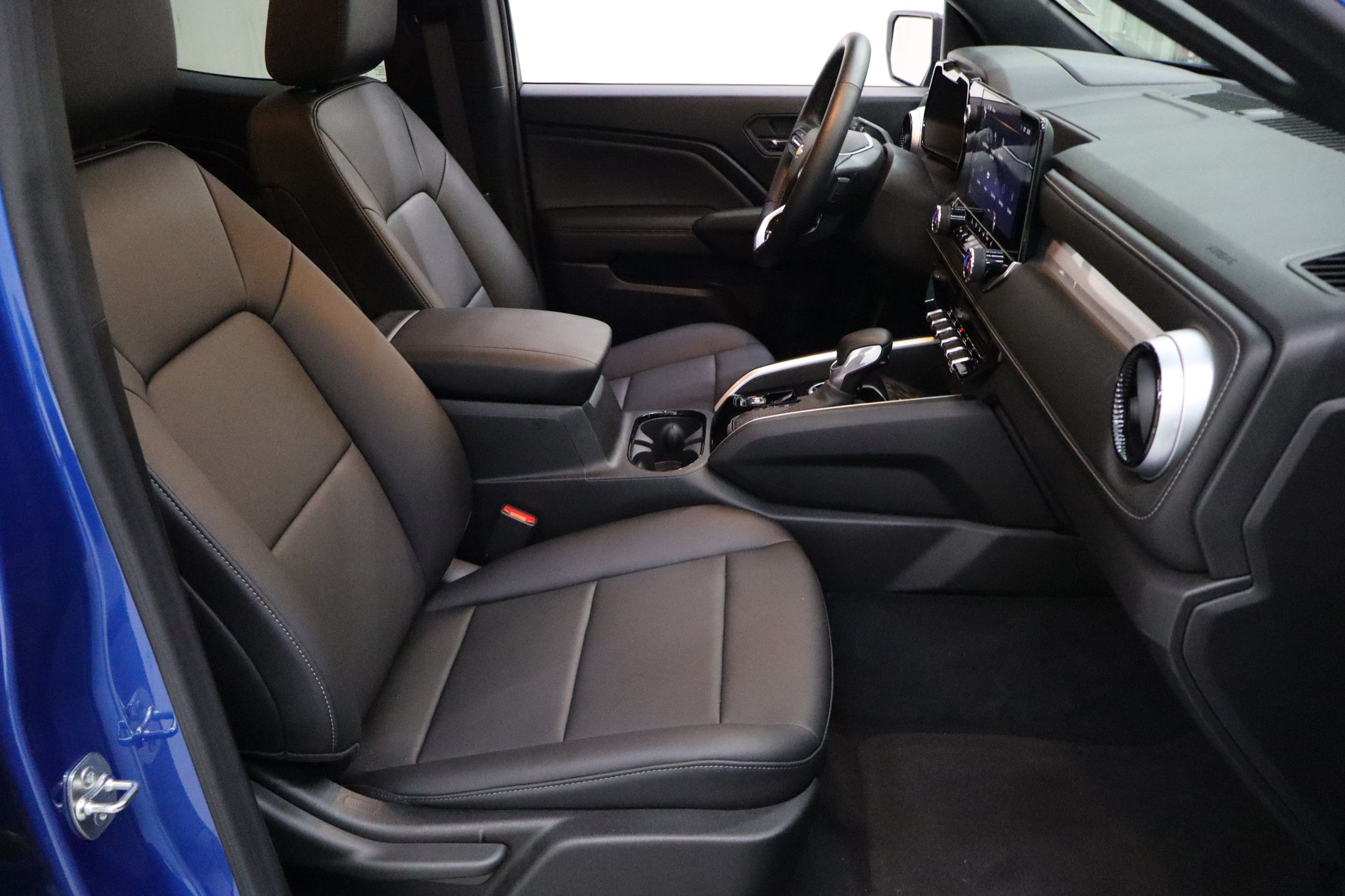 2024 Chevrolet Colorado LT photo 27