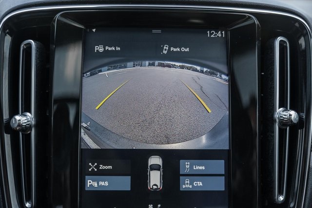 2019 Volvo XC40 R-Design photo 32