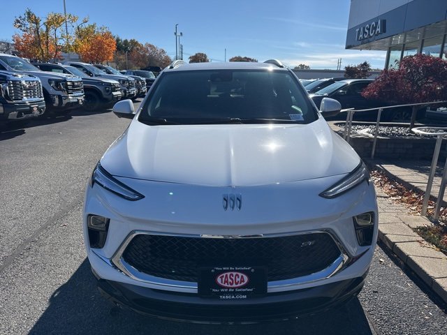 2026 Buick Encore GX Sport Touring photo 2