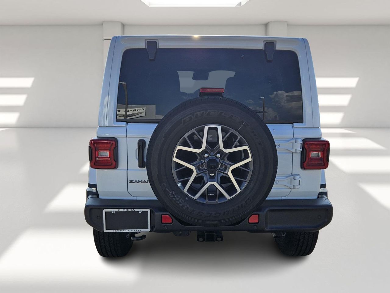 2025 Jeep Wrangler Sahara photo 4