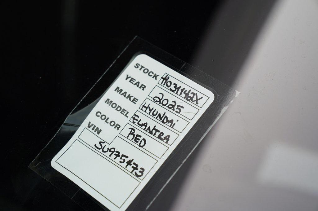 2025 Hyundai Elantra SEL Sport photo 20
