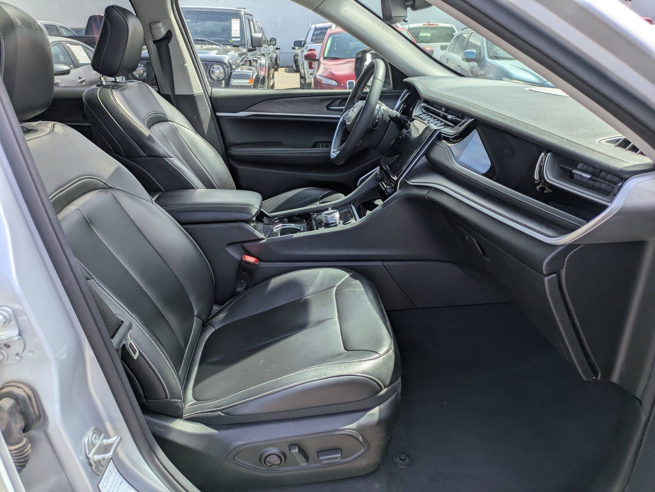 2023 Jeep Cherokee 4xe photo 29