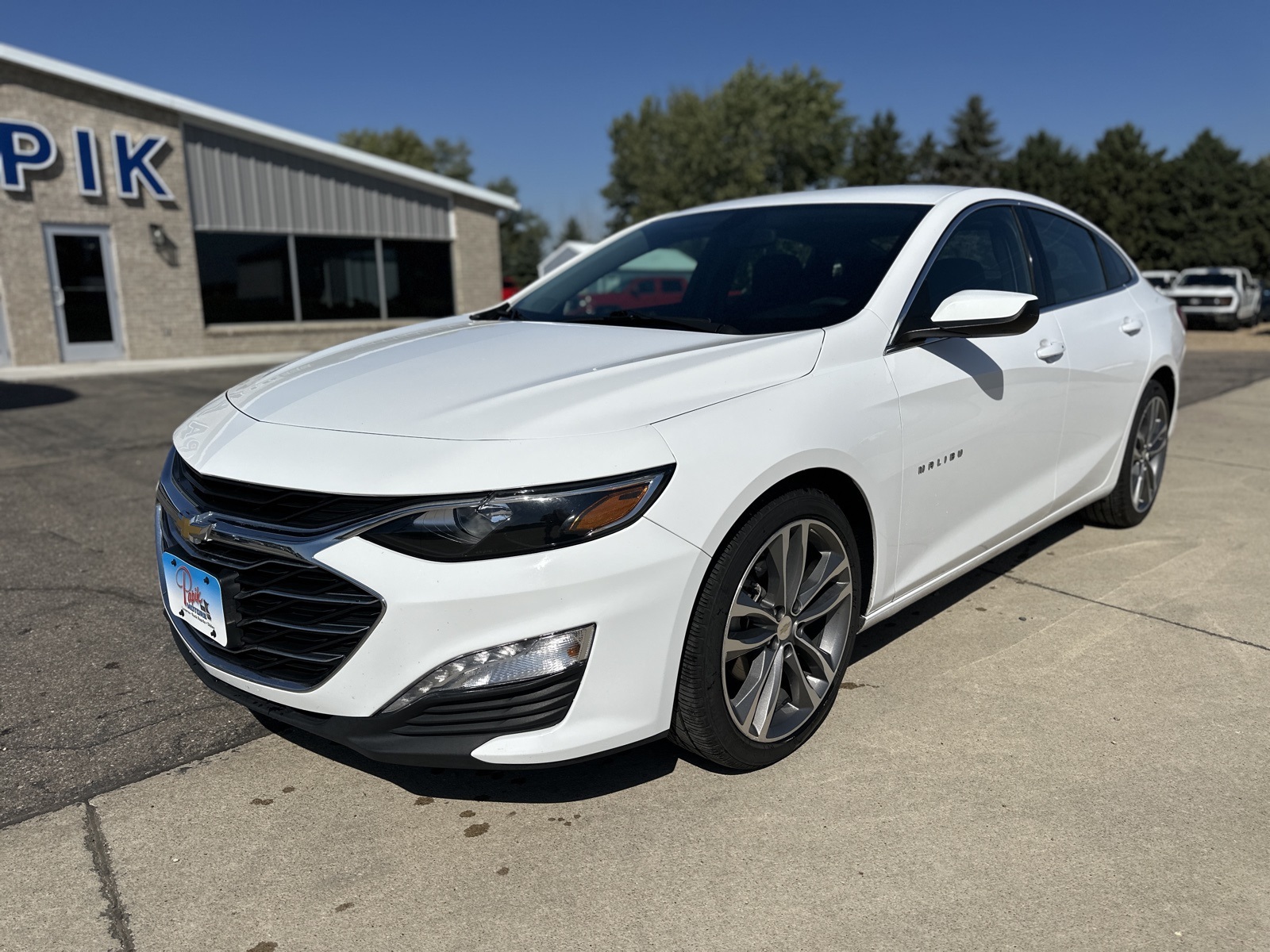 Used 2022 Chevrolet Malibu 1LT with VIN 1G1ZD5STXNF130946 for sale in Luverne, Minnesota