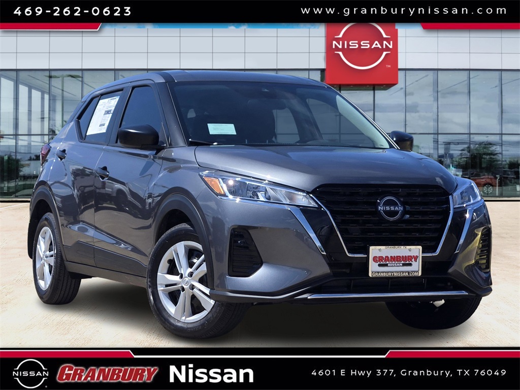 2025 Nissan KICKS PLAY Base's photo