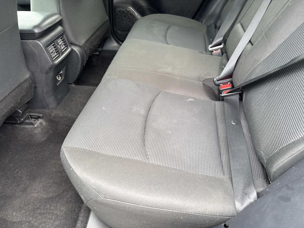 2022 Toyota RAV4 LE photo 13