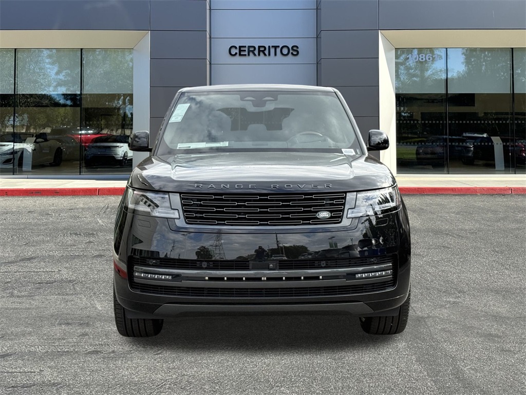 2025 Land Rover Range Rover SE photo 2